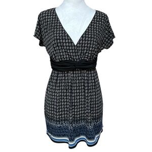 Max Studio Geometric Print Wrap Style Front Baby Doll Top V Neck m